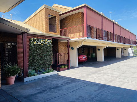 The Cottage Motor Inn Albury - Accommodation Sunshine Coast 1