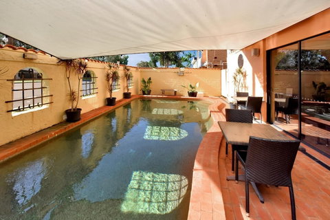 Adobe Motel - Accommodation Sunshine Coast 4