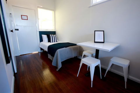 Tea Gardens Hotel - Accommodation Sunshine Coast 3