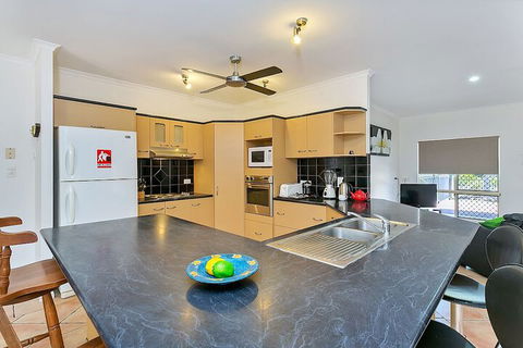 Beachcomber - Accommodation Sunshine Coast 4