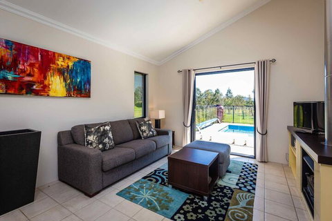 Mandalay Villas Villa 2 - Accommodation Sunshine Coast 4