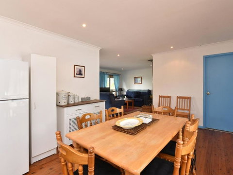 Wallaby Cottage Cute Accom In Bushland Setting - Accommodation Sunshine Coast 6