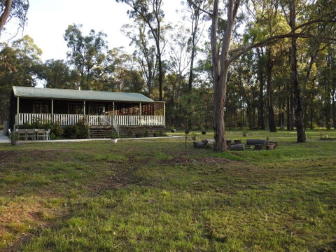 Kangaroo Cottage Cute Accom In Bushland Setting - Accommodation Sunshine Coast 5