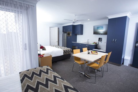 Altitude Motel Apartments - Accommodation Sunshine Coast 2