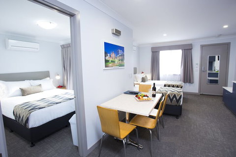 Altitude Motel Apartments - Accommodation Sunshine Coast 4