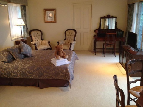 Highwood Park B & B Guest Lodge - Accommodation Sunshine Coast 4