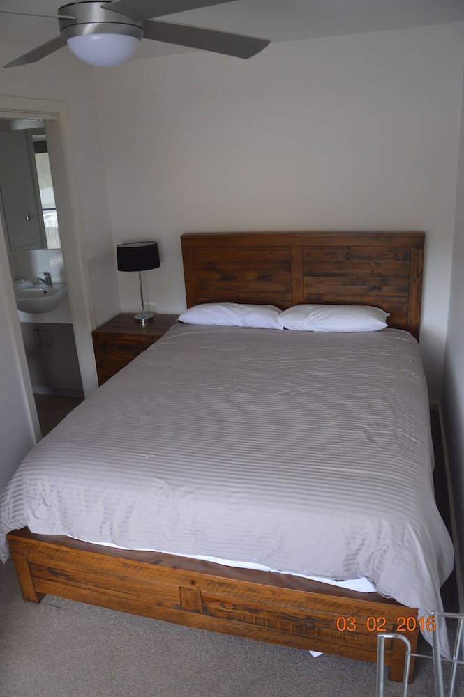 Bundalong VIC Accommodation Sunshine Coast