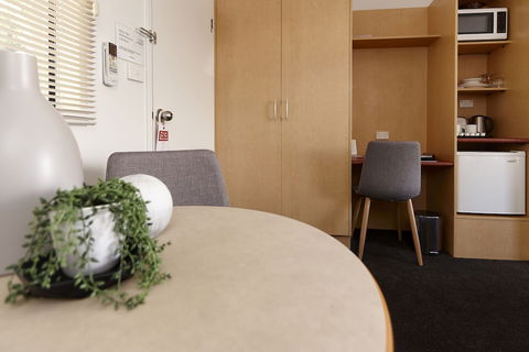 Elphin Motel & Serviced Apartments - Accommodation Sunshine Coast 4