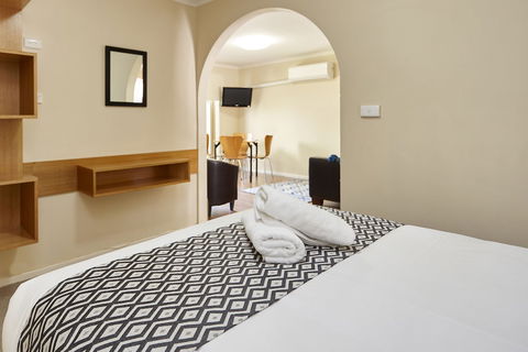 Elphin Motel & Serviced Apartments - Accommodation Sunshine Coast 6