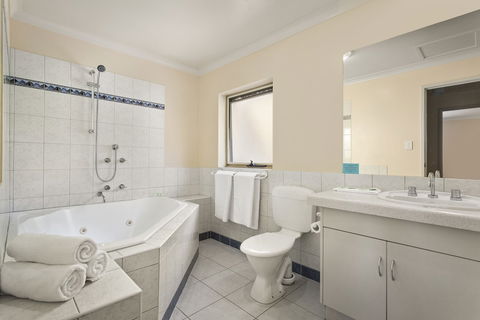 Elphin Motel & Serviced Apartments - Accommodation Sunshine Coast 3