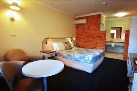 The Crossing Motel - Accommodation Sunshine Coast 2