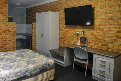 The Crossing Motel - Accommodation Sunshine Coast 3