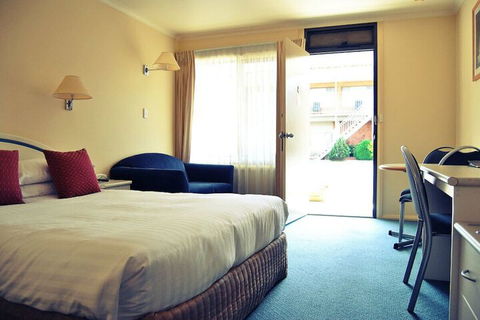 Sunrise Devonport - Accommodation Sunshine Coast 3