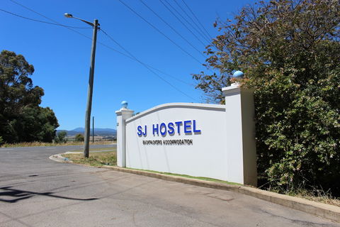 SJ Hostel - Accommodation Sunshine Coast 0