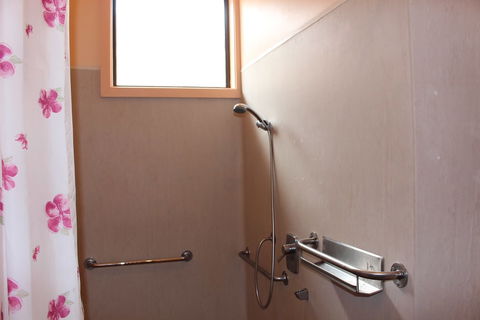 SJ Hostel - Accommodation Sunshine Coast 1