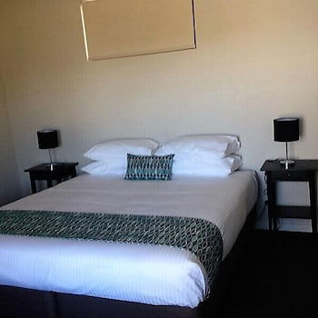 Neagles Retreat Villas - Accommodation Sunshine Coast 0