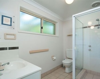 Bombora At Fingal Bay - Accommodation Sunshine Coast 2