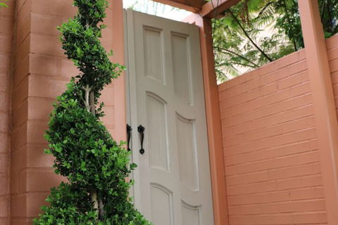Maison De May Boutique Bed & Breakfast - Accommodation Sunshine Coast 3