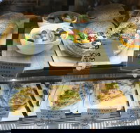 Ducky in the Field - Accommodation Sunshine Coast