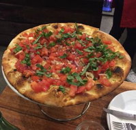 Fratelli's Wood Fired Pizza - Accommodation Sunshine Coast