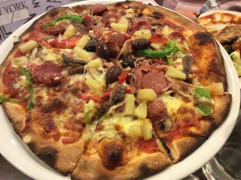 Lizas Woodfired Pizza - Accommodation Sunshine Coast 0
