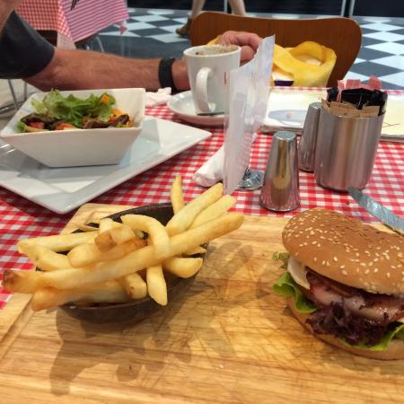 D'Cafe Richmond - Accommodation Sunshine Coast 0