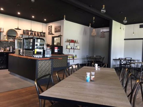 ChatterChinos - Accommodation Sunshine Coast 0