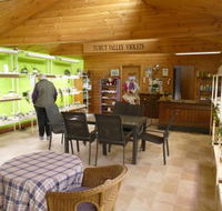 Tumut Valley Violets - Accommodation Sunshine Coast