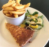 Betty's On Broadway - Accommodation Sunshine Coast