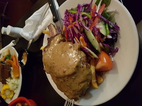 Royal Hotel Pub & Kitchen - Accommodation Sunshine Coast 0