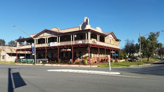 Adelong NSW Accommodation Sunshine Coast