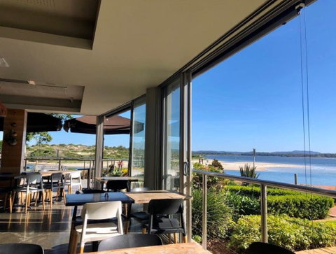 Reef Bar And Grill - Accommodation Sunshine Coast 0