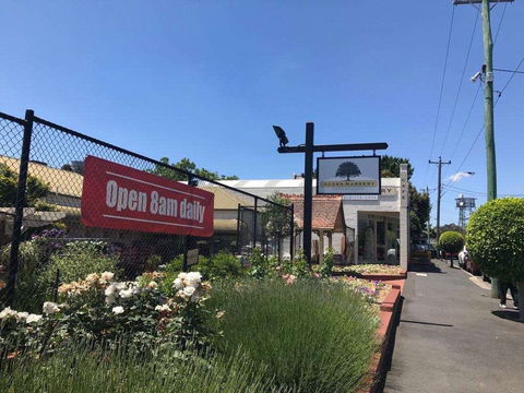 The Oaks Cafe - Accommodation Sunshine Coast 0