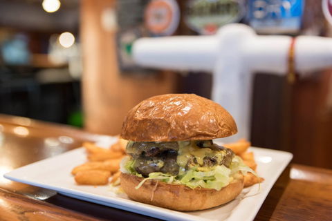 Panton Hill Hotel - Accommodation Sunshine Coast 0