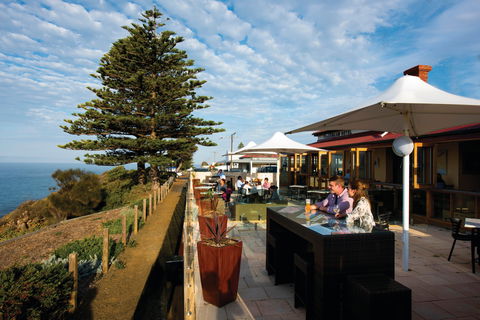 Penneshaw Hotel - Accommodation Sunshine Coast 1