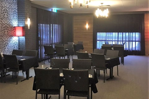 MediumRare Chargrill And Bar - Accommodation Sunshine Coast 2