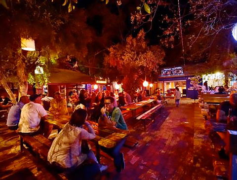 Montes Lounge - Accommodation Sunshine Coast 0