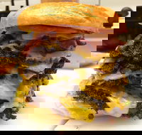 St. Burgs - Caroline Springs - Accommodation Sunshine Coast