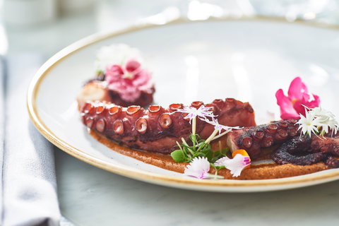 Q Dining - Accommodation Sunshine Coast 1