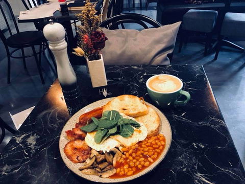 HWL Cafe & Bar - Accommodation Sunshine Coast 0