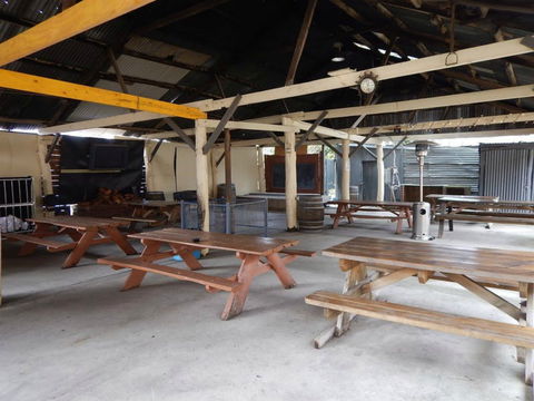 The Clubhouse Hotel - Accommodation Sunshine Coast 1