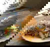 Bowning Hotel Dining - Accommodation Sunshine Coast