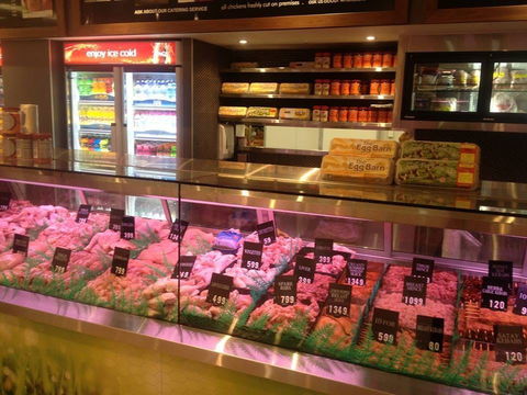 KB Chickens - Accommodation Sunshine Coast 0