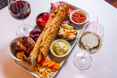 Mr Mick Cellar Door And Kitchen - Accommodation Sunshine Coast 2