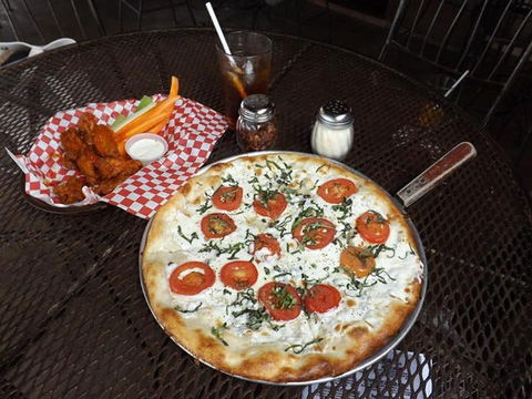 Al Capone's Pizzeria - Keilor East - Accommodation Sunshine Coast 0