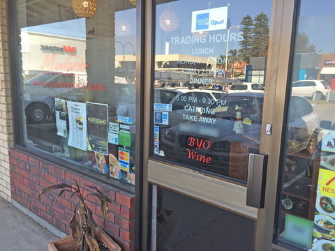 MONGGO Restaurant - Accommodation Sunshine Coast 0