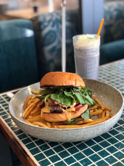 V Lounge - Accommodation Sunshine Coast 0