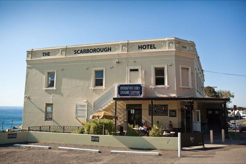 The Scarborough Hotel - Accommodation Sunshine Coast 1