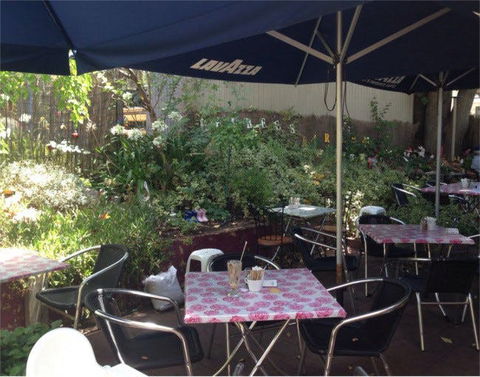Herbees Cafe - Accommodation Sunshine Coast 0