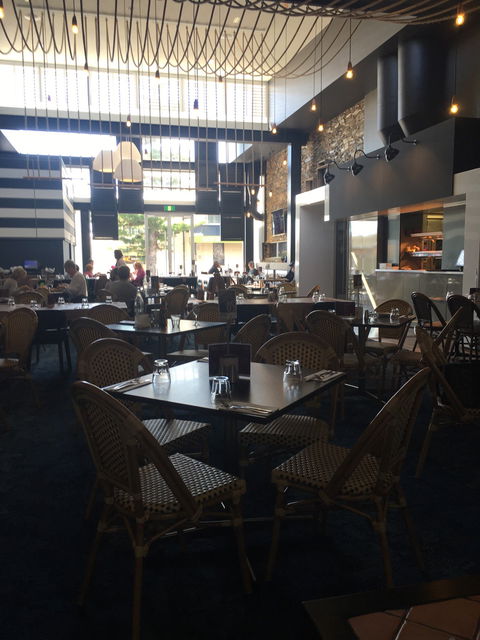 Holdfast Hotel - Accommodation Sunshine Coast 1